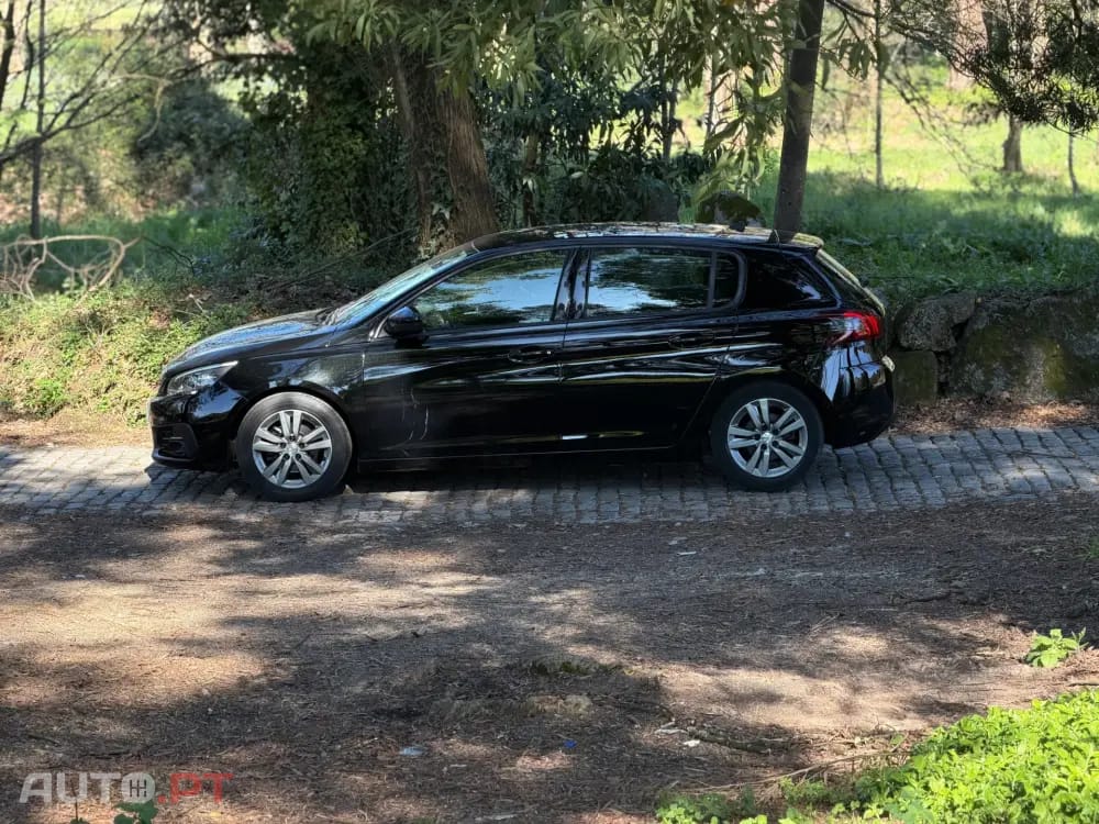 Peugeot 308 1.2 PureTech Allure EAT8