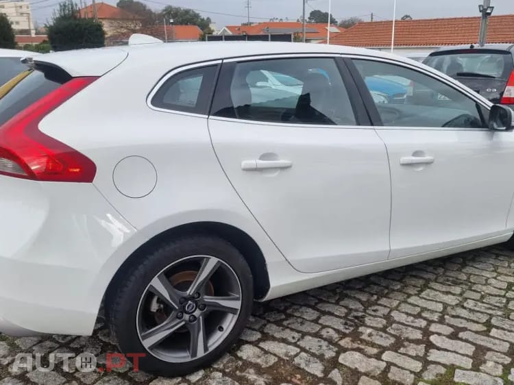 Volvo V40 2.0 D2 R-Design