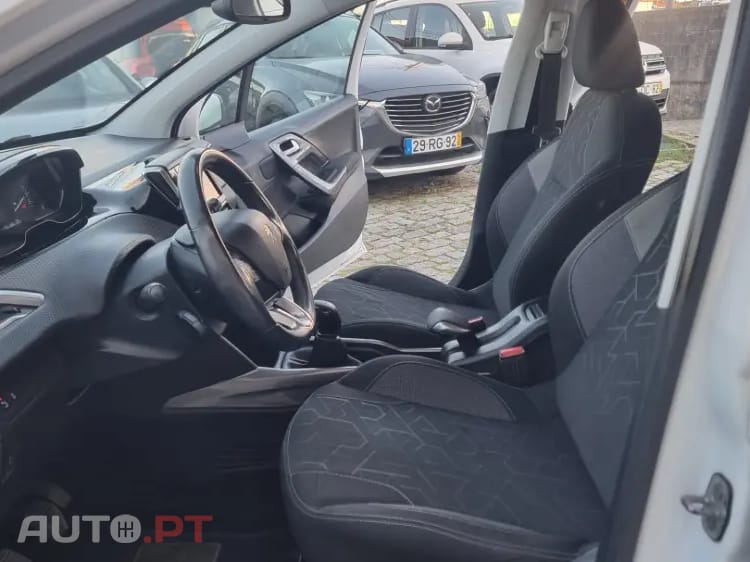 Peugeot 2008 1.2 PureTech Style