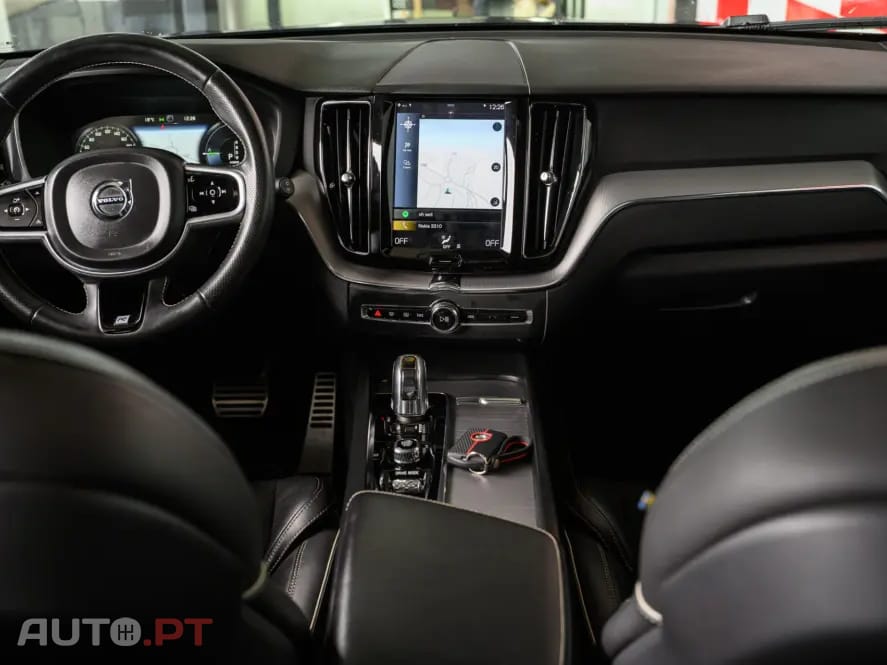 Volvo XC60 2.0 T8 PHEV R-Design AWD