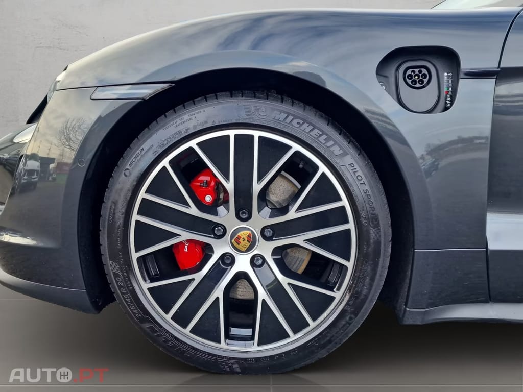 Porsche Taycan 4S