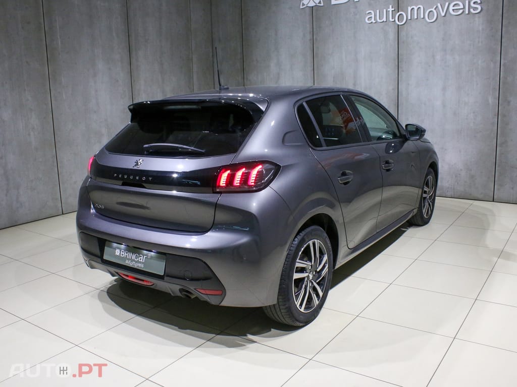 Peugeot 208 1.2 PureTech Allure EAT8