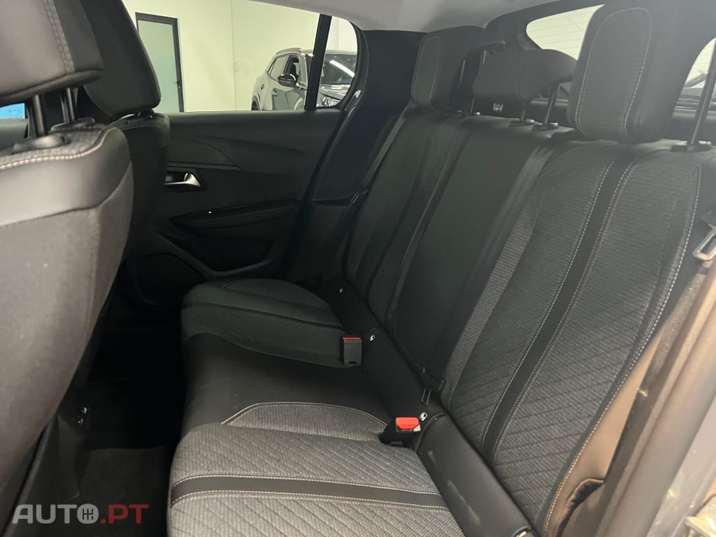 Peugeot 208 1.2 Hybrid Allure e-DCS6