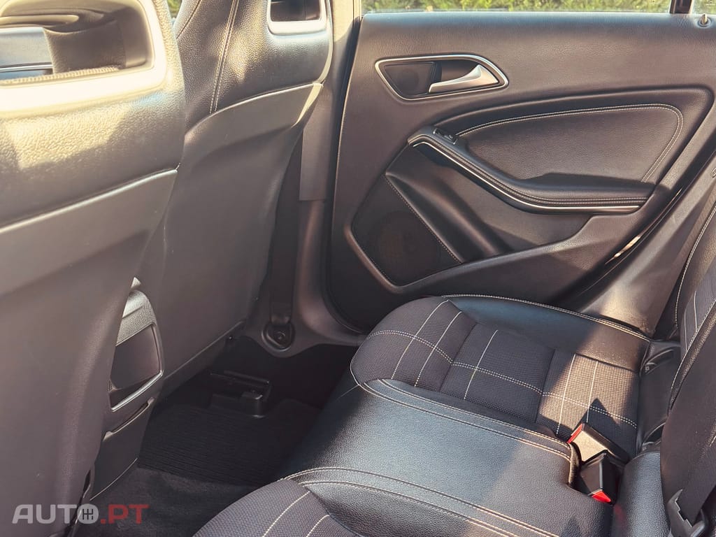 Mercedes-Benz CLA 220 CDi Urban Aut.111g