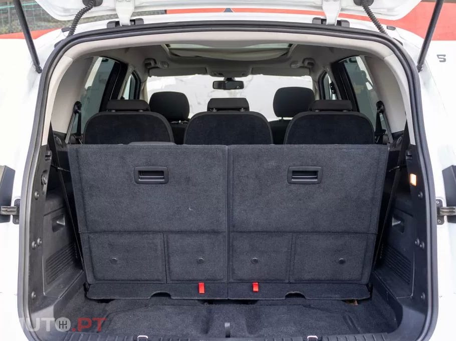 Ford S-Max 2.0 TDCi Titanium 7L 143g