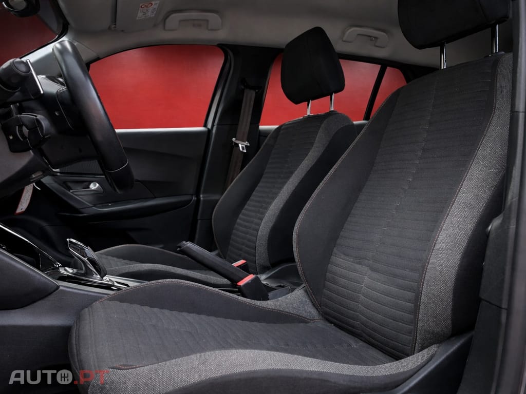 Peugeot 2008 1.2 PureTech Active Pack EAT8