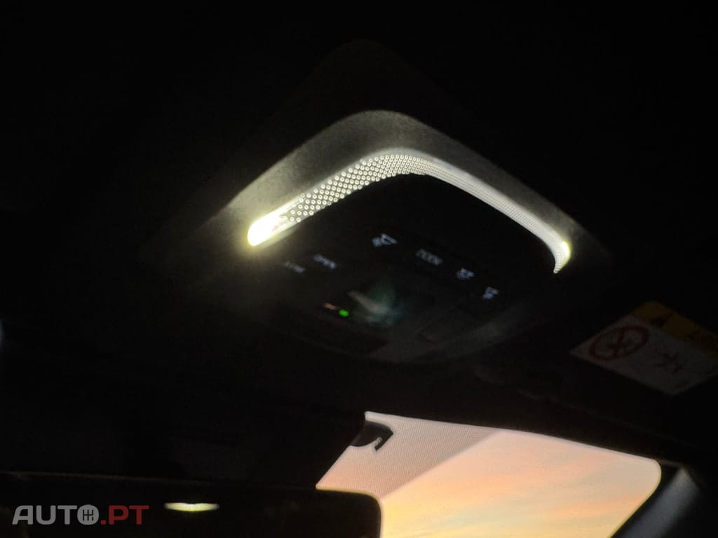 Toyota Corolla Cross 2.0 Hybrid Luxury