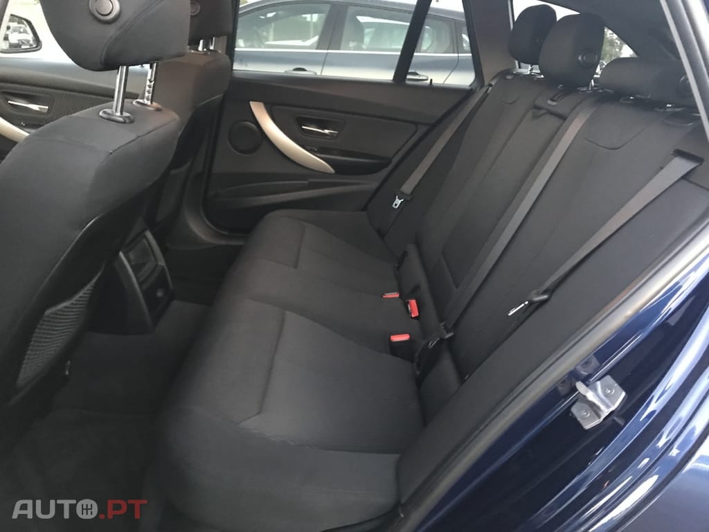 BMW 320 d Touring xDrive Ultimate Auto
