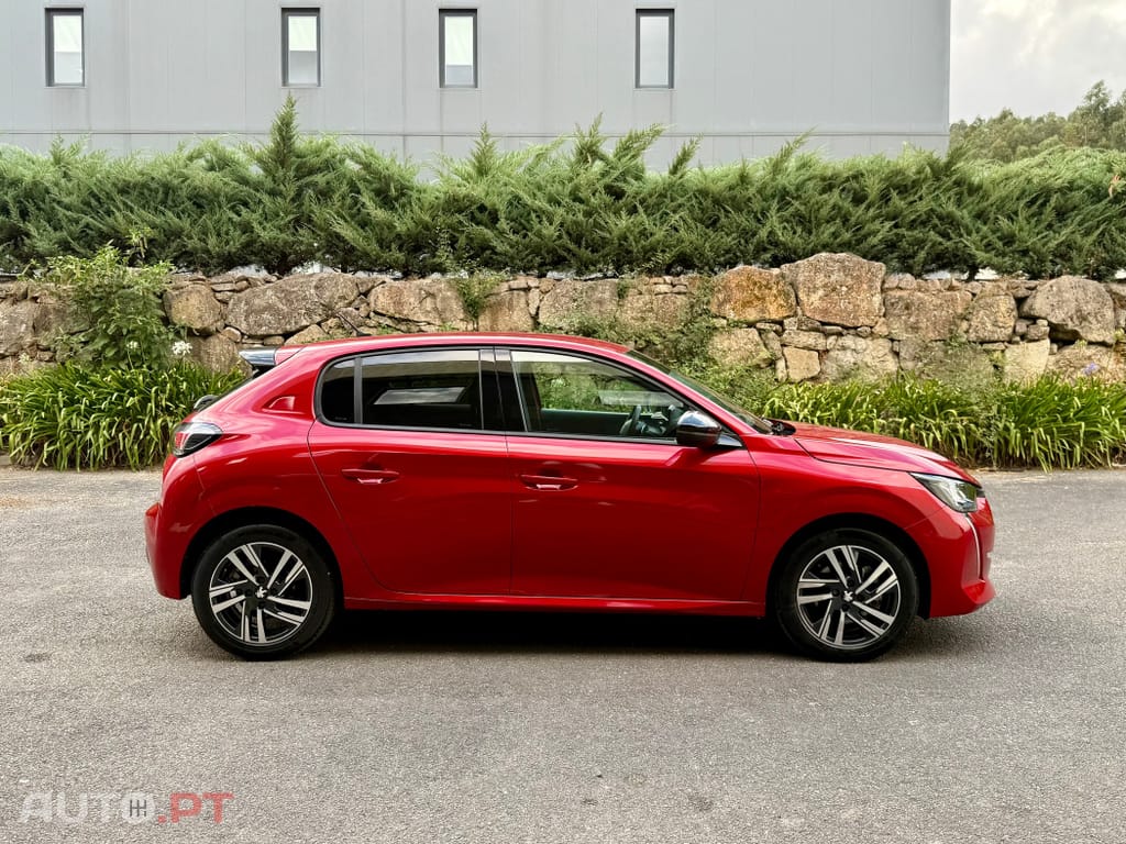 Peugeot 208 PureTech 100 EAT8 Allure