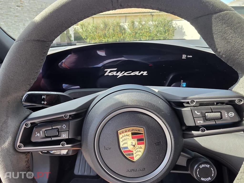 Porsche Taycan bateria Performance Plus