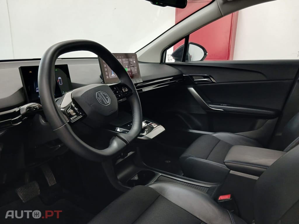 MG MG4 64 kWh Luxury