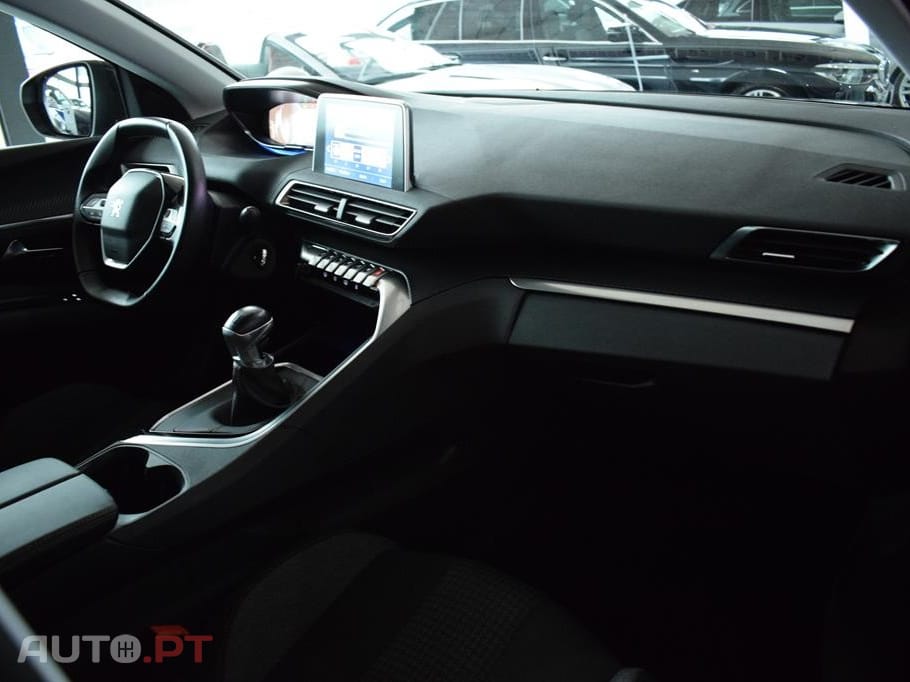 Peugeot 3008 1.5 BlueHDi Active