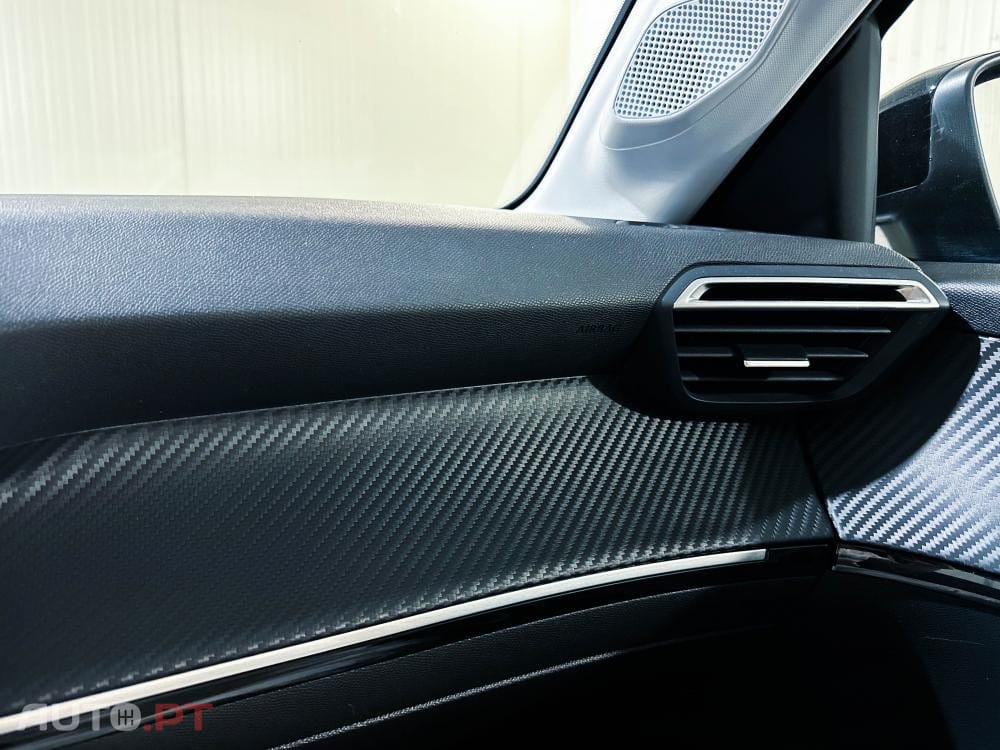 Peugeot 208 1.2 Hybrid Allure e-DCS6