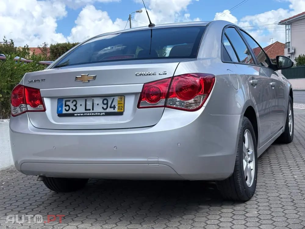 Chevrolet Cruze 1.6 LS