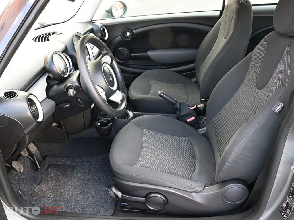 MINI Cooper Cooper D
