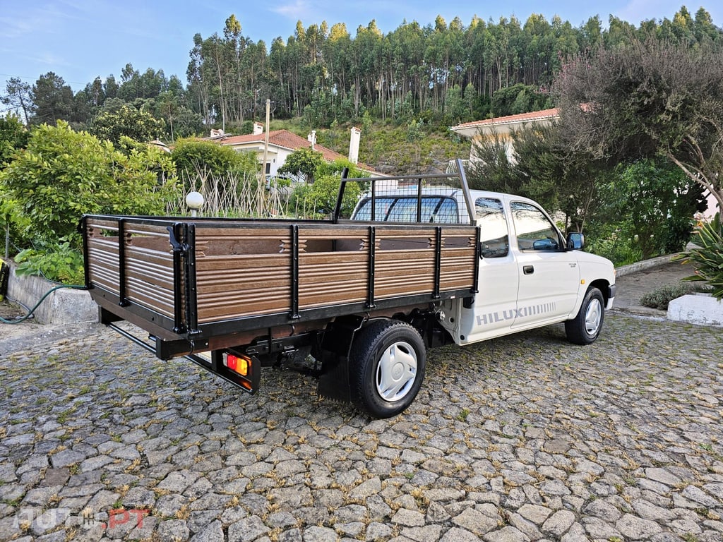 Toyota Hilux 2.4 D LN150LT CE