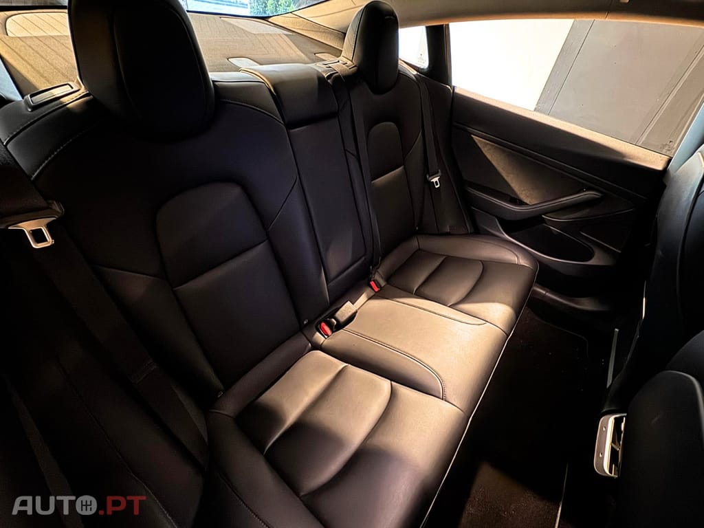 Tesla Model 3 Standard Range Plus RWD