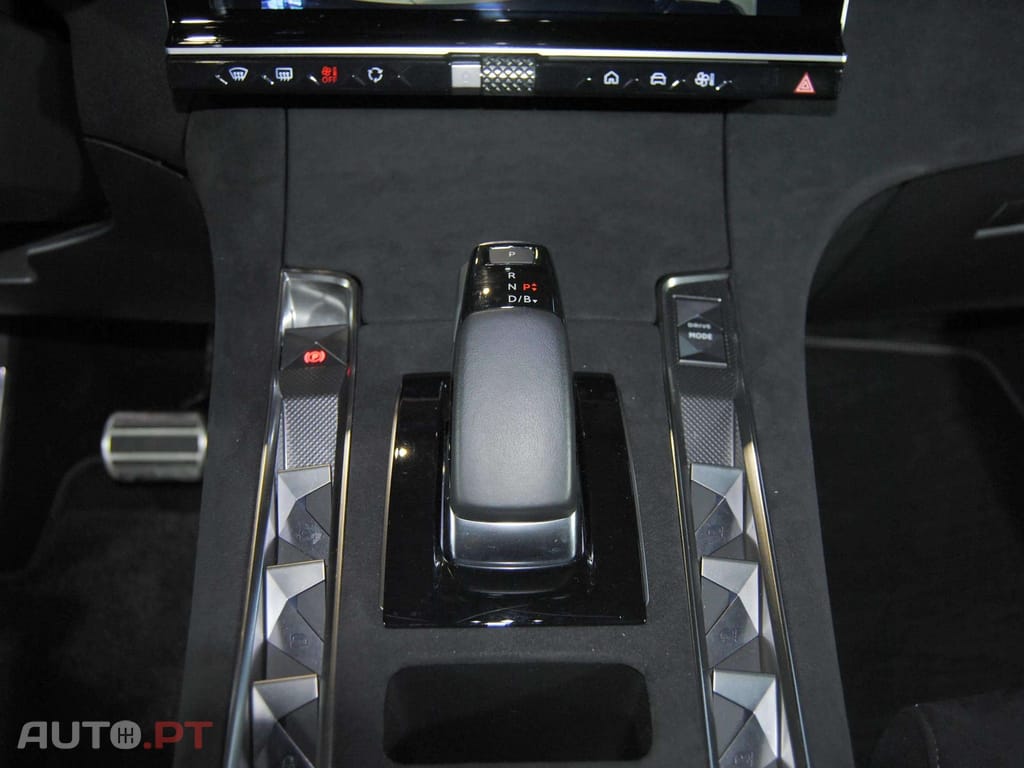 DS DS7 E-Tense Performance Line EAT8