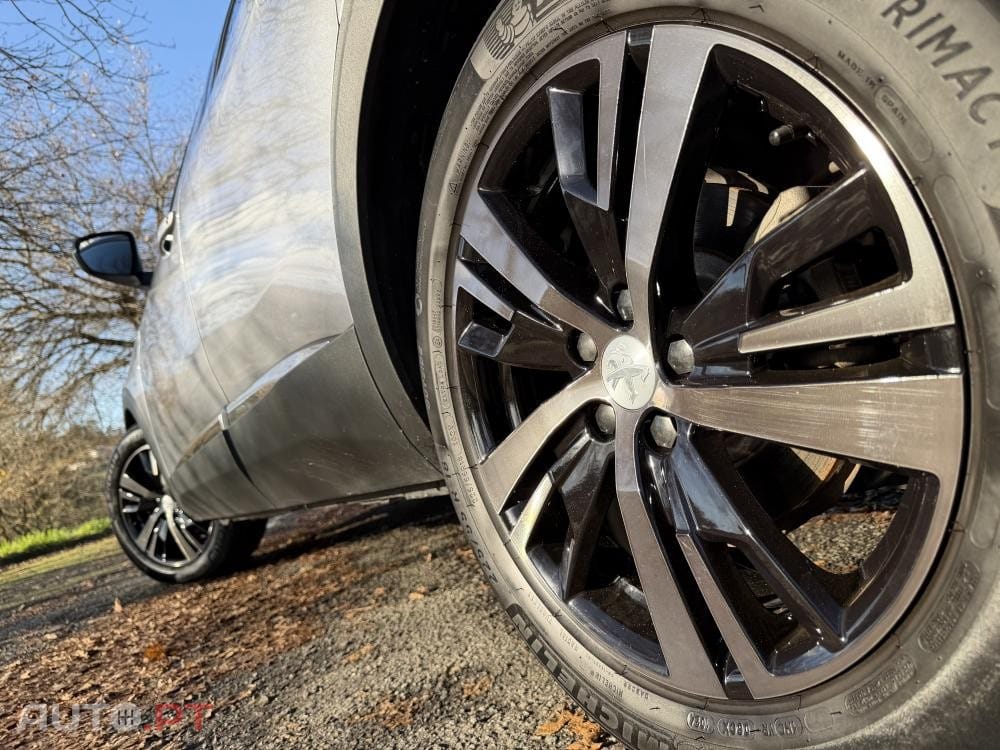 Peugeot 5008 1.2 Hybrid Allure Pack e-DCS6