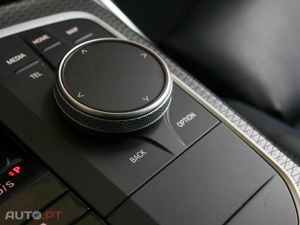 BMW 330 e Touring Pack Desportivo M Auto