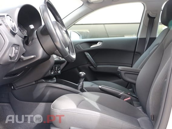 Audi A1 1.0 TFSI S-line
