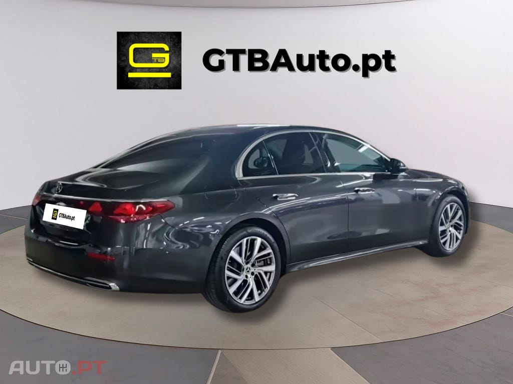 Mercedes-Benz E 300 I.V.A DEDUTIVEL e Avantgarde Adv