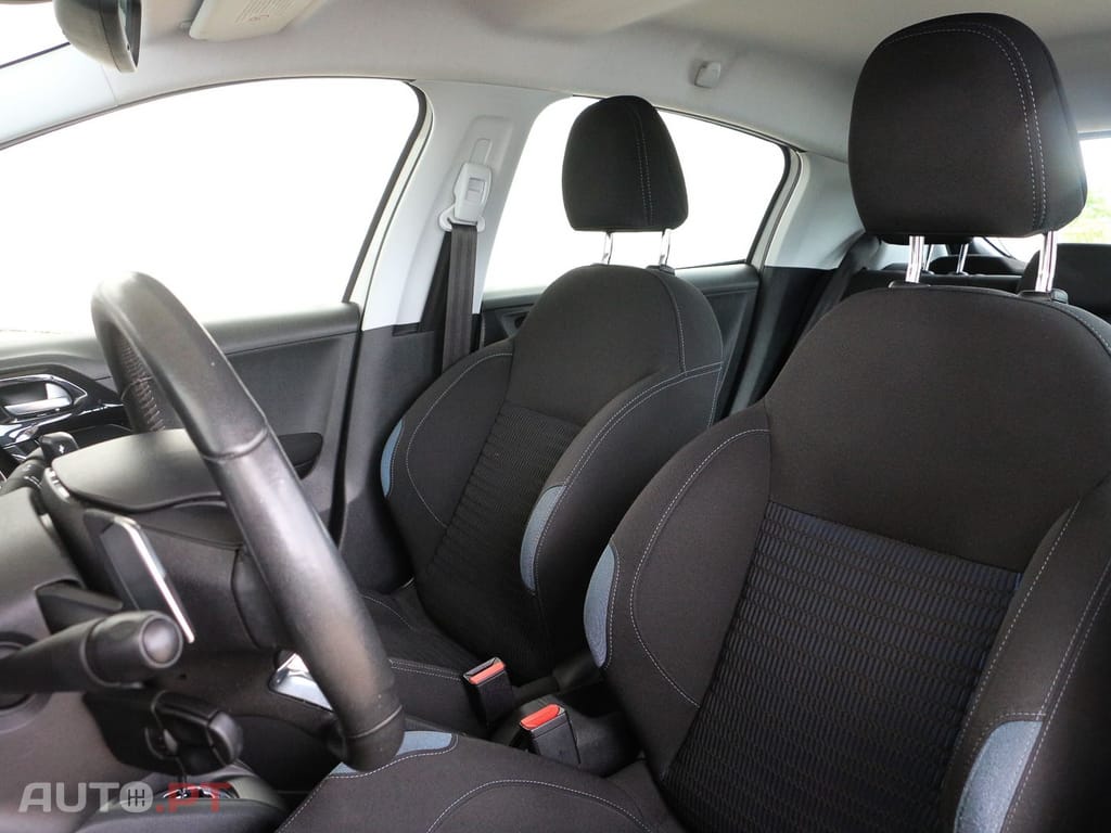 Peugeot 208 1.6 e-HDi Allure 2-Tronic