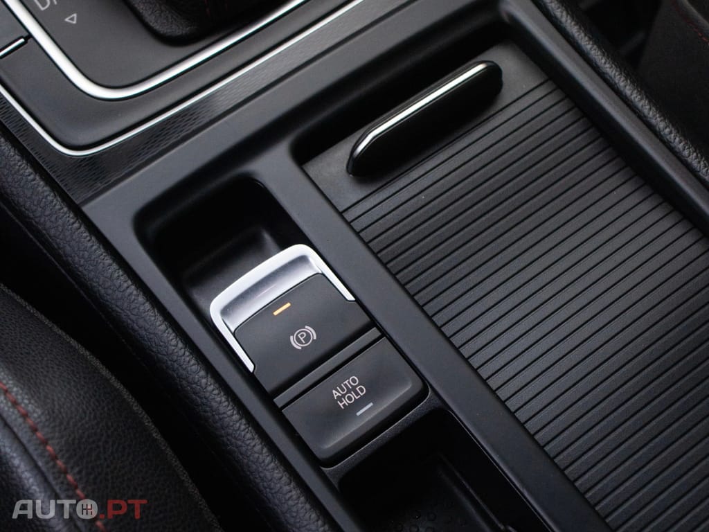 Volkswagen Golf GTI Performance BlueMotion DSG