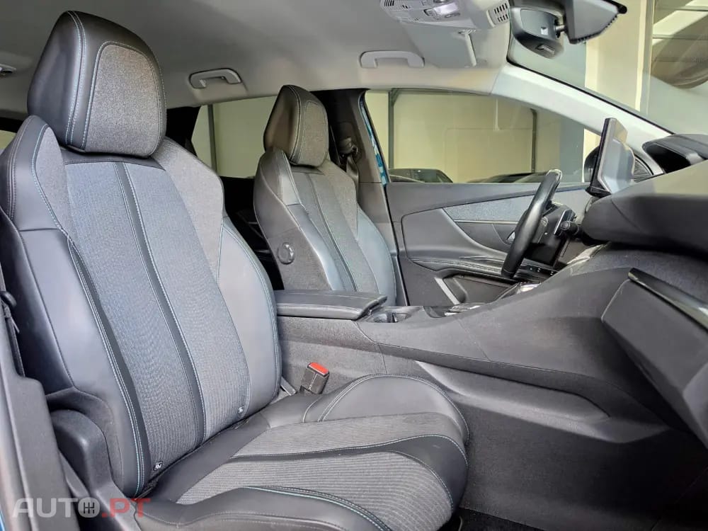 Peugeot 3008 1.6 Hybrid Allure e-EAT8