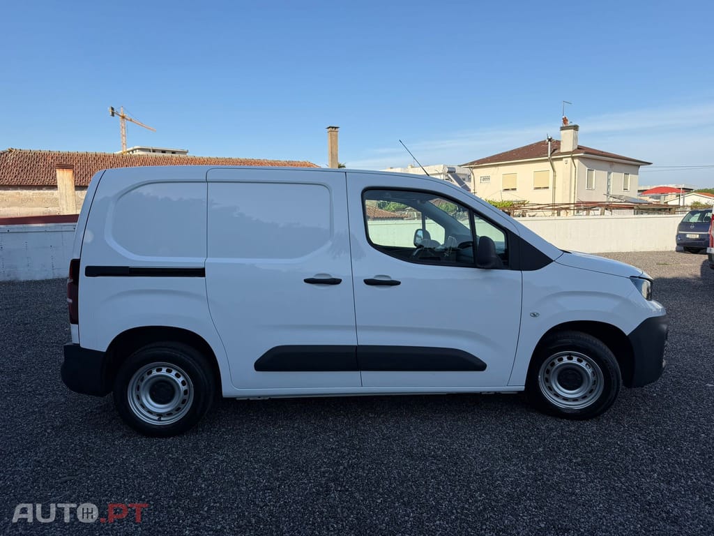 Peugeot Partner 1.5 BlueHDi Asphalt Standard