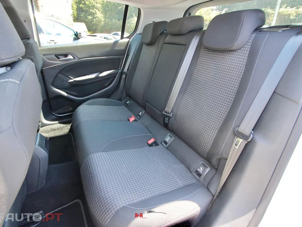 Peugeot 308 1.2 PureTech Business Line