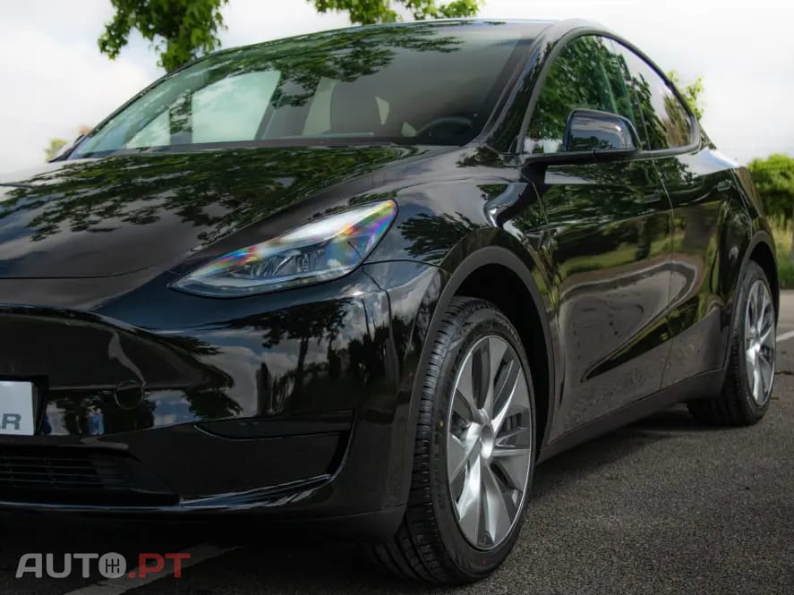 Tesla Model Y Outro