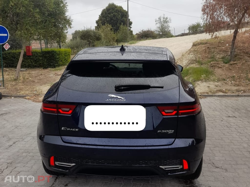Jaguar E-Pace P300
