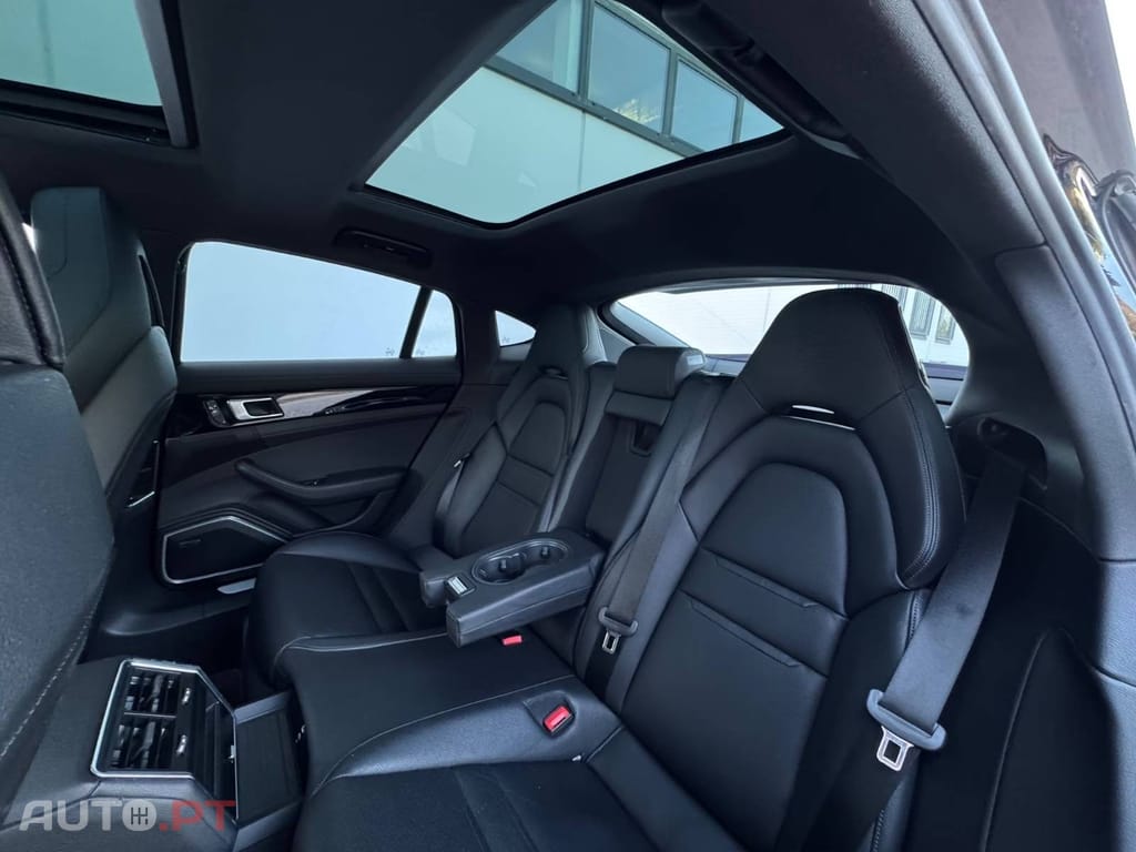 Porsche Panamera 4 E-Hybrid