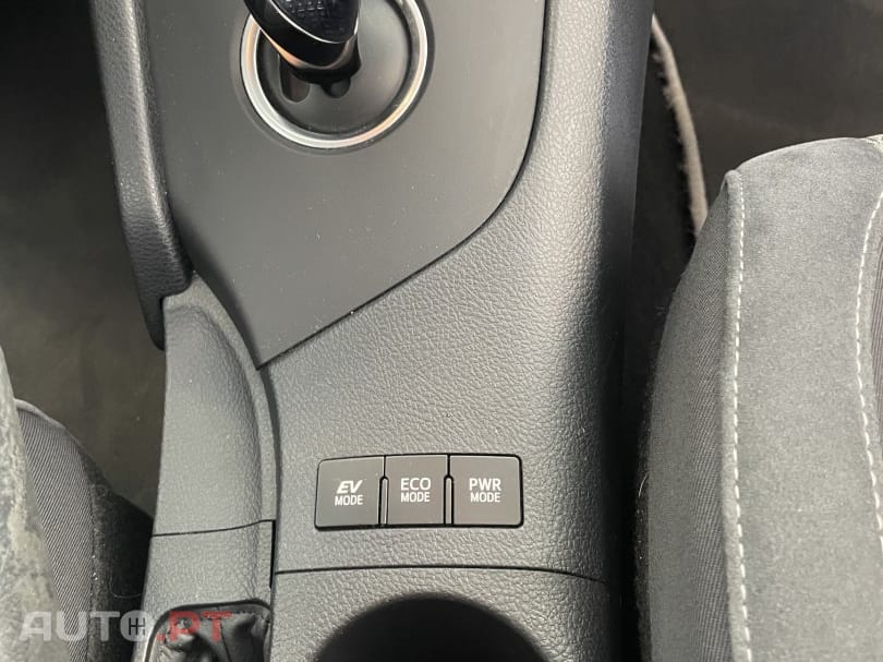 Toyota Auris 1.8 HSD Comfort +P.Techno+P.Sport