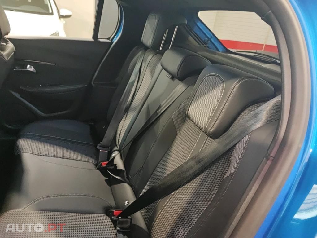 Peugeot E-208 50 kWh GT