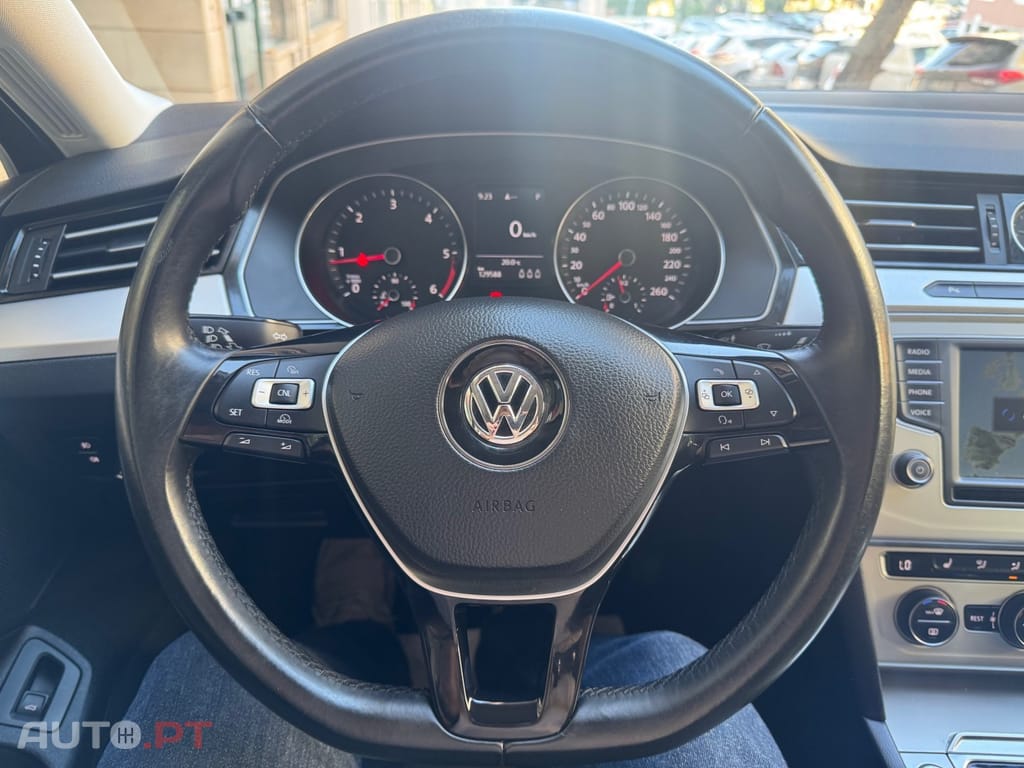 Volkswagen Passat 1.6 TDI Highline DSG