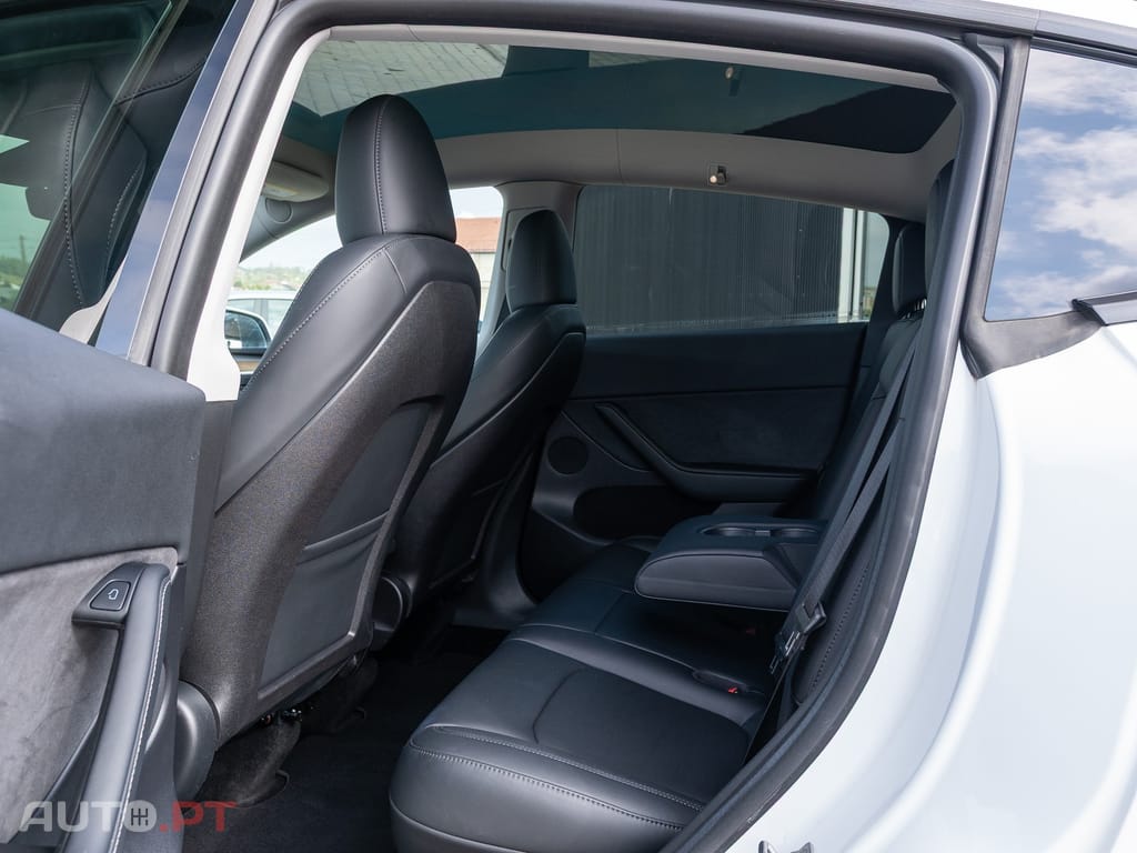 Tesla Model Y Long Range Dual Motor AWD