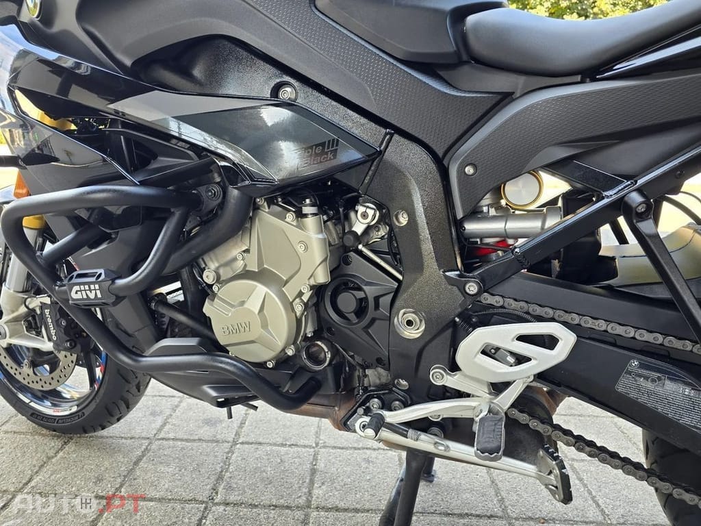 BMW S Triple black & Akrapovic
