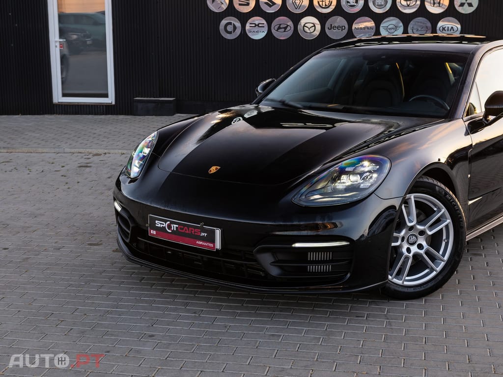 Porsche Panamera 4