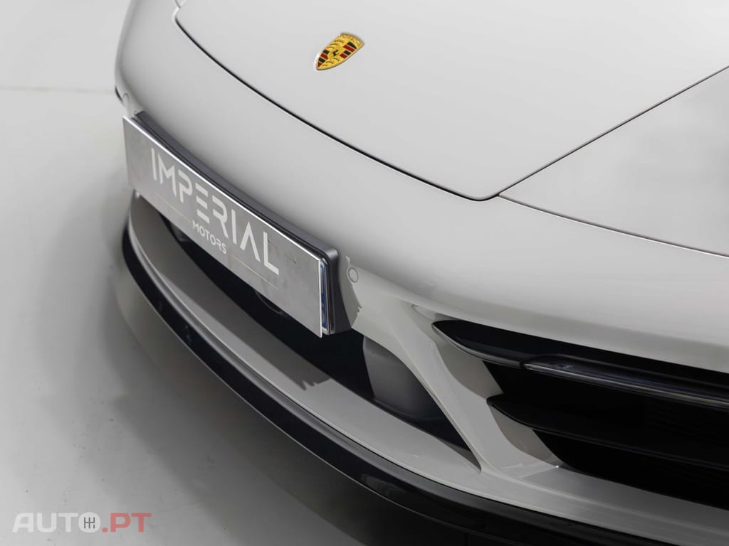 Porsche 911 Carrera 4 GTS Cabriolet