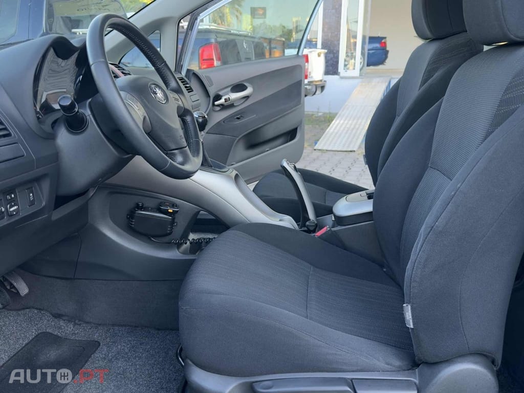 Toyota Auris 2.0 D-4D Exclusive