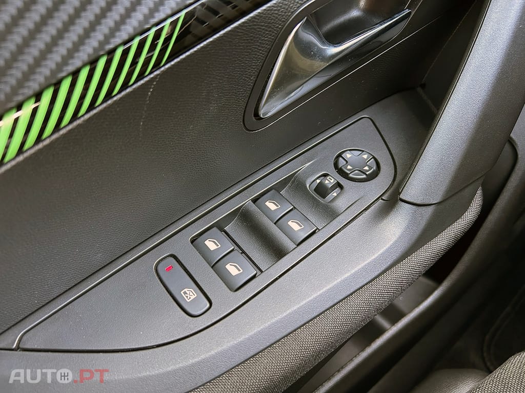 Peugeot E-2008 54 kWh Active