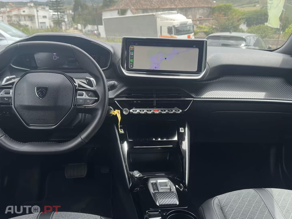 Peugeot 2008 1.2 Hybrid Allure e-DCS6