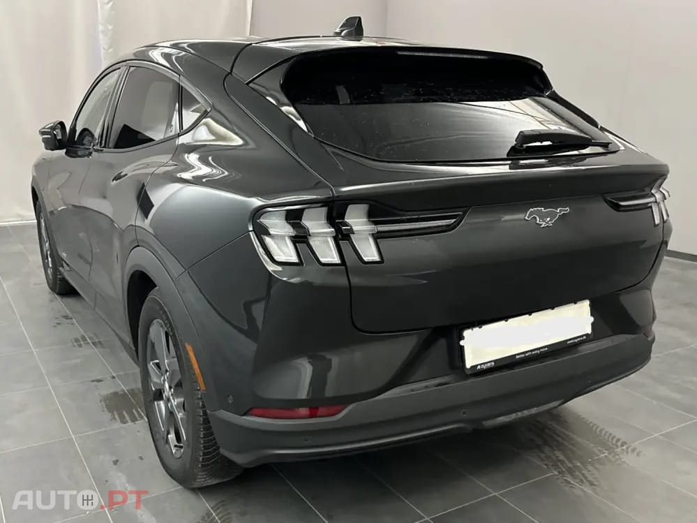 Ford Mustang Mach-E AWD PREMIUM