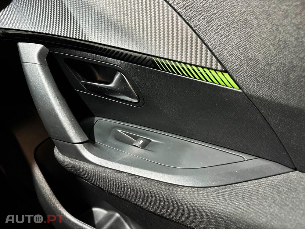 Peugeot 2008 1.2 PureTech Allure Pack