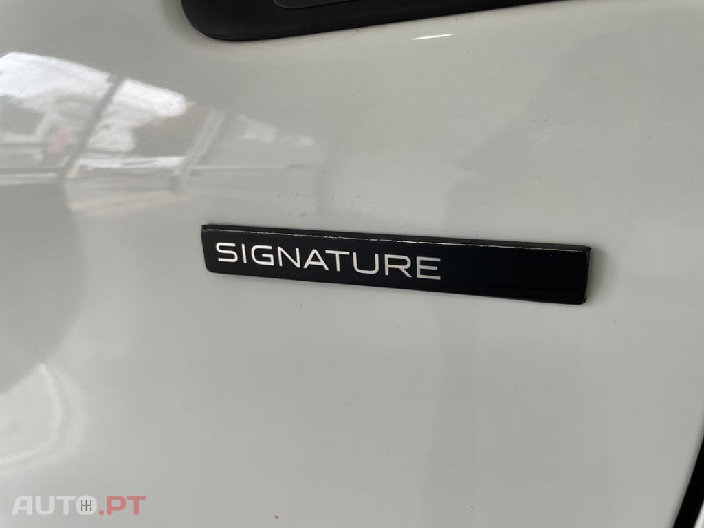 Peugeot 208 1.2 PureTech Signature