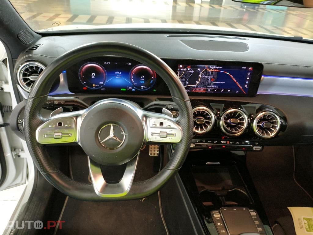 Mercedes-Benz A 250 e AMG Line