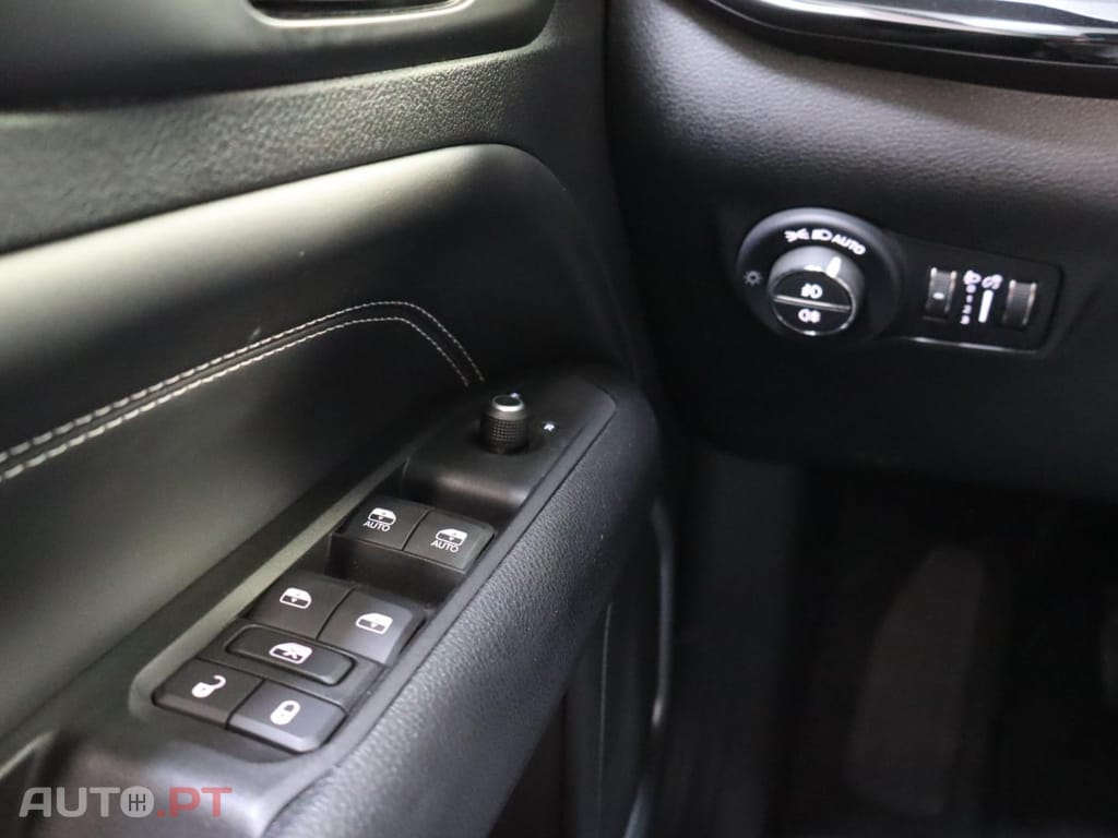 Jeep Compass 1.3 T Night Eagle