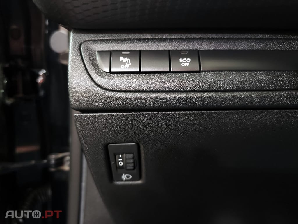 Peugeot 2008 1.6 BlueHDi Crossway